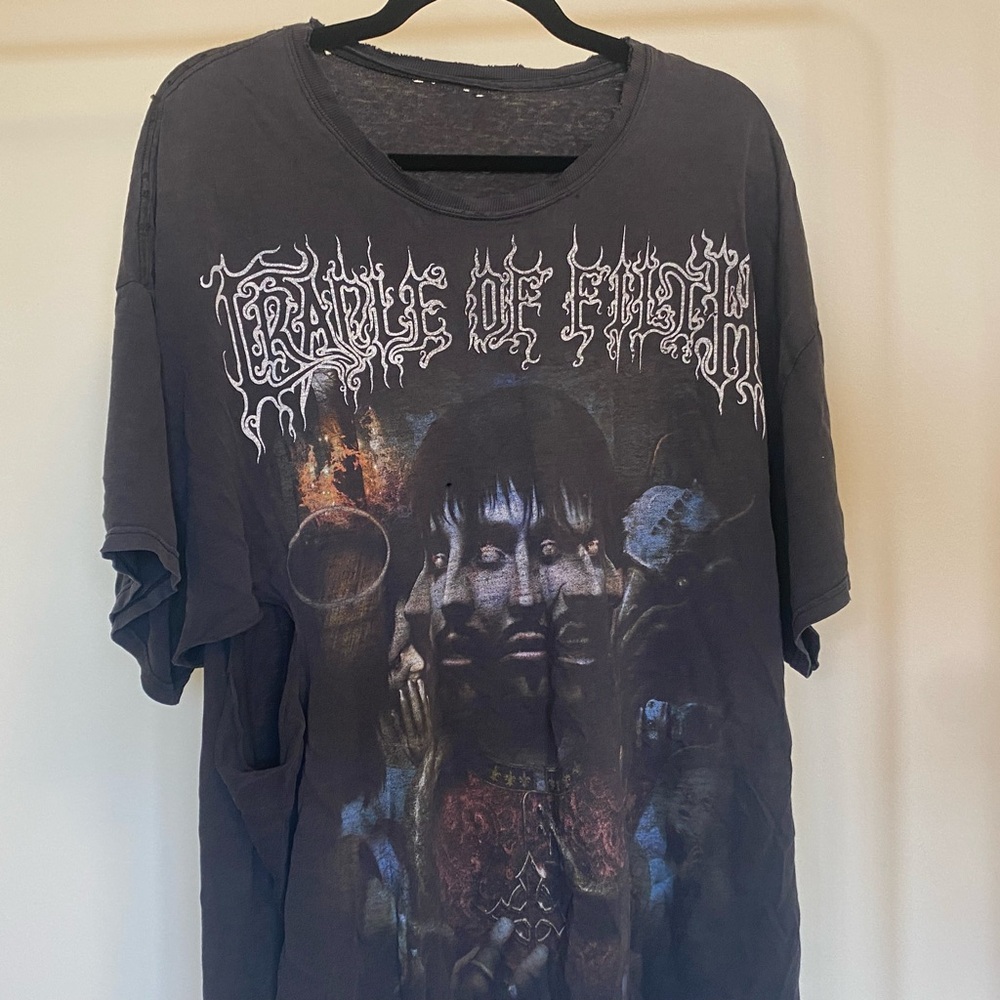 Distressed cradle of filth mens tee!